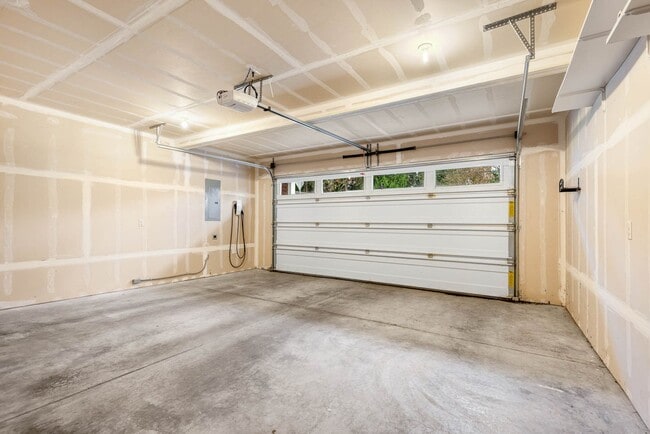 Building Photo - 7704 151st Ave NE