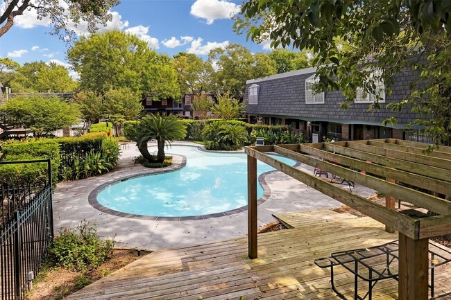 Building Photo - 9031 Gaylord Dr