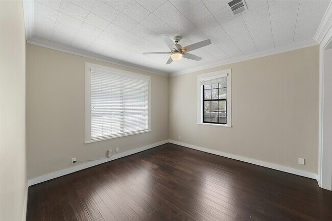 Building Photo - 309 Pecore St