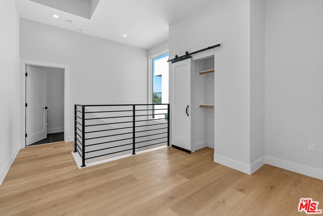 Building Photo - 4714 W 17th St