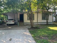 Building Photo - 933 Haynes St