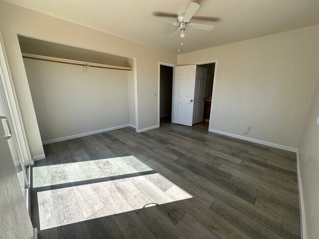 Building Photo - 61859 Desert Air Rd