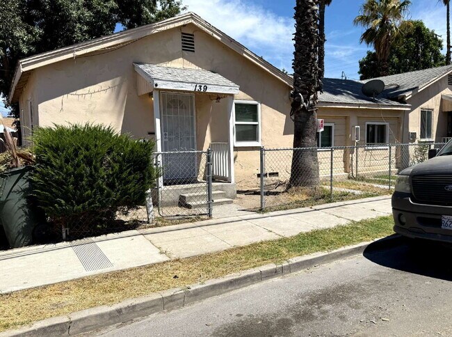 Building Photo - Newly renovated 2br 1bath near the 215