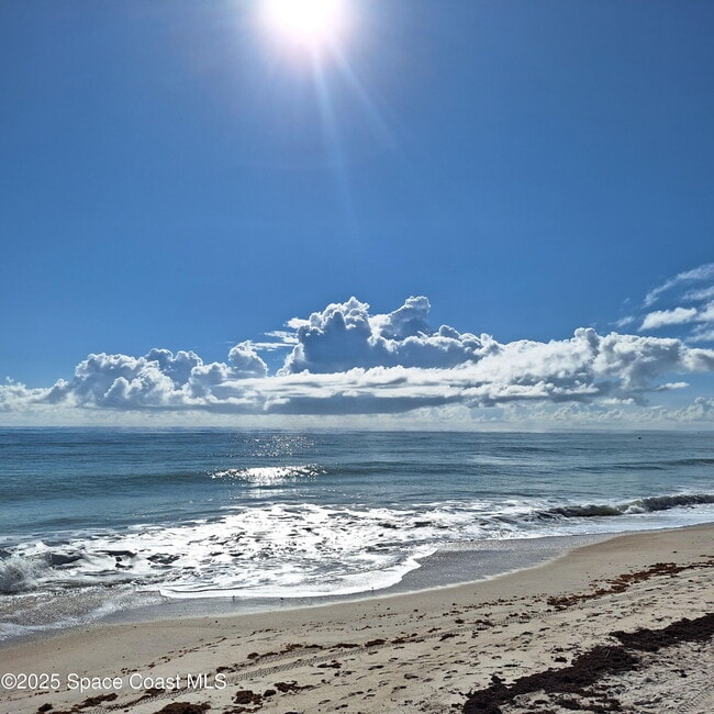 Building Photo - 4550 Radiant Way