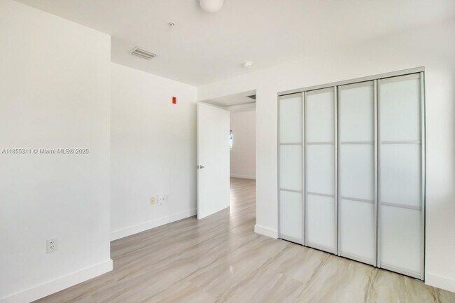Building Photo - 401 Jefferson Ave