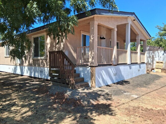 Building Photo - 2652 California 70, Front House