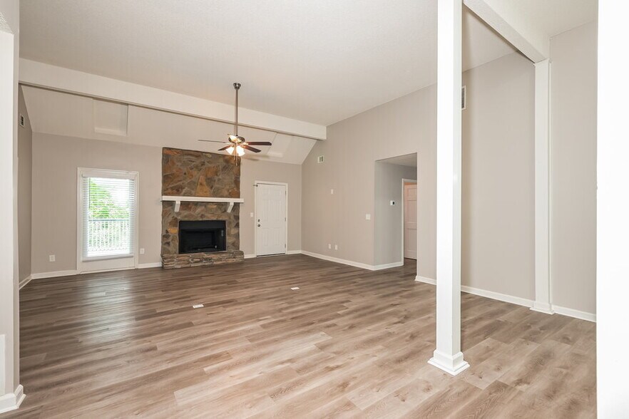Building Photo - 14 Sleepy Hollow Ct