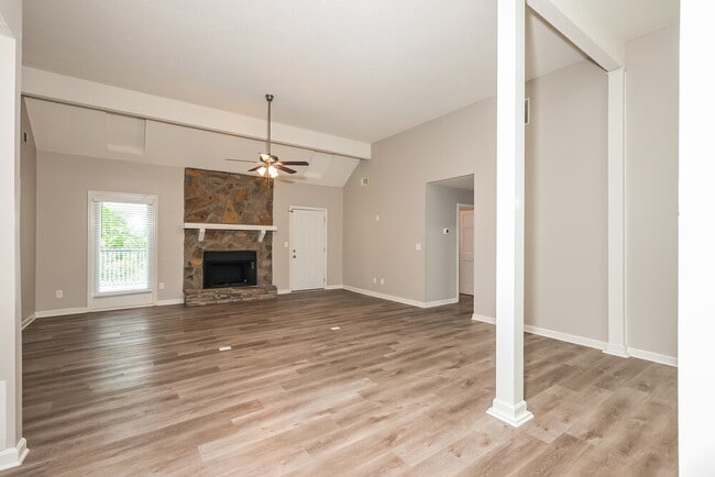 Building Photo - 14 Sleepy Hollow Ct