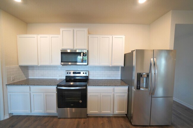 Building Photo - Like New Home in Red River Ranch (Cibolo)! -  Realtor Commission: $500