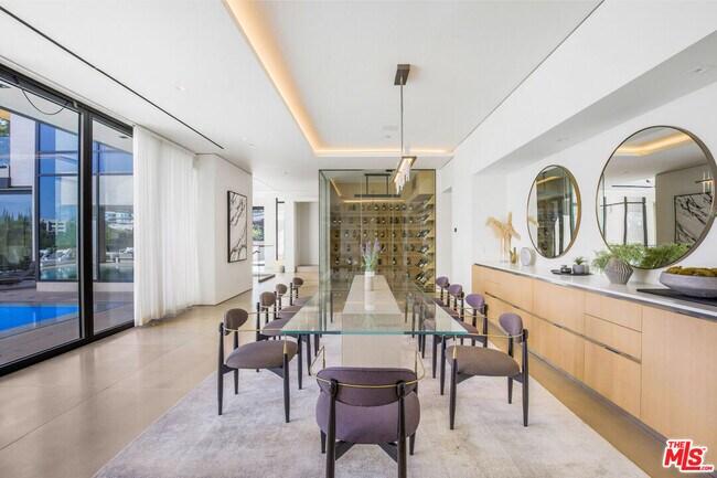 Building Photo - 9255 Swallow Dr