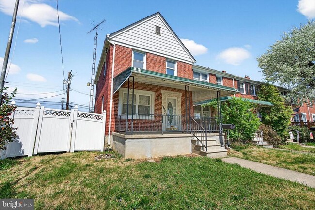 Building Photo - 1870 Yakona Rd