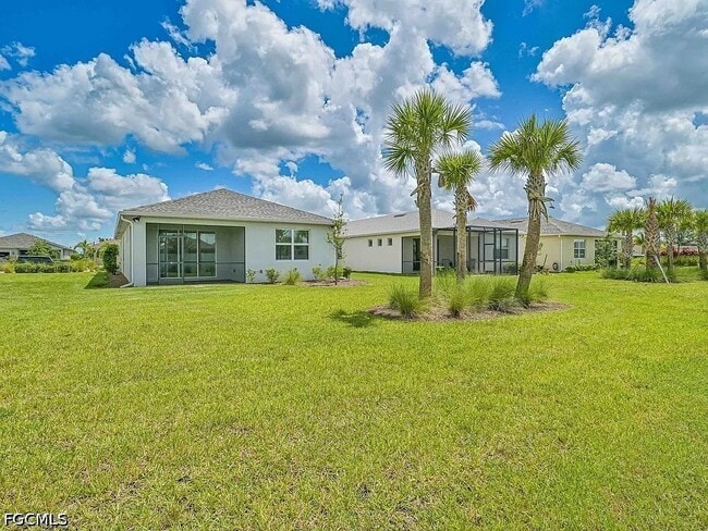 Building Photo - 42218 Edgewater Dr