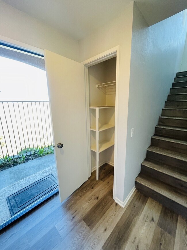 Building Photo - Codorniz Way