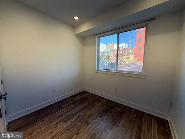 Building Photo - 1433 Brown St
