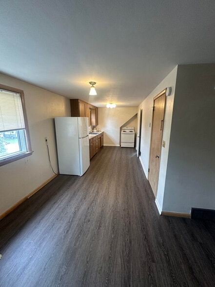 Building Photo - 309 3rd Ave NW