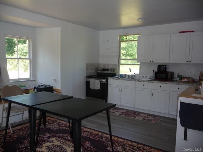 Building Photo - 971 US-209