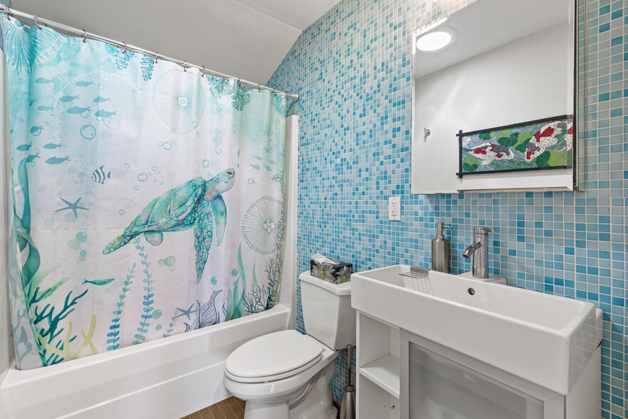 Building Photo - 18 Rosedale St