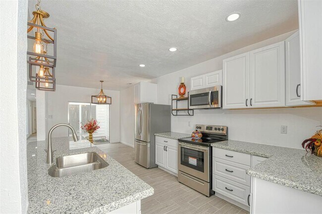 Building Photo - 86 Artesian Way