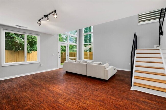 Building Photo - 1344 Rietveld Row NW