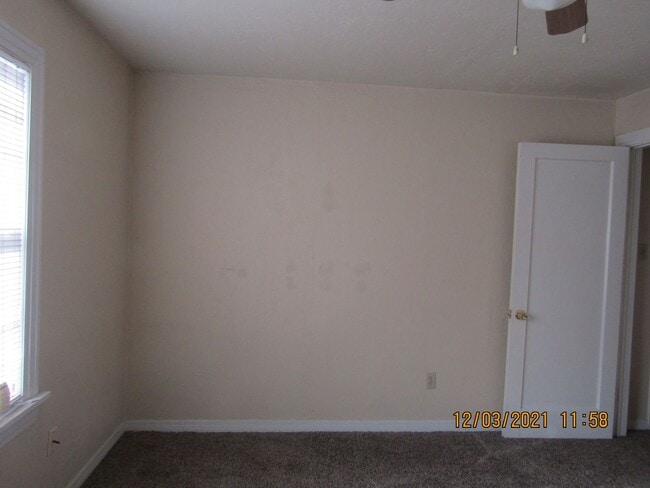 Building Photo - Charming house located close to Ft. Sill!