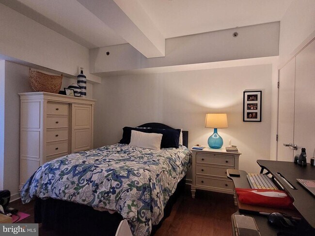 Building Photo - 219 S 18th St