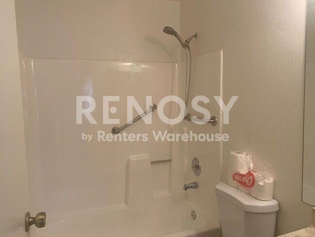 Building Photo - Ideal 2 BD/2 BA/2 CG Townhome with Community Pool Near Olive & 67th in Peoria!