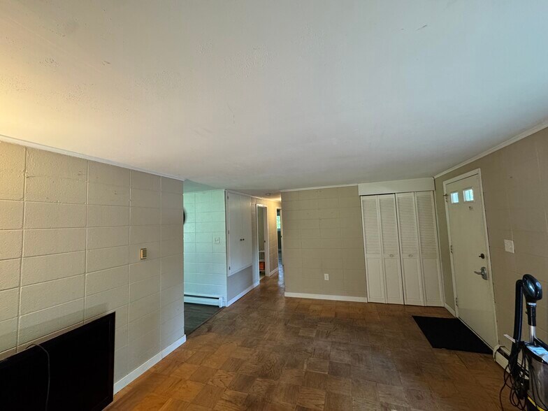 Building Photo - 5418 Starker Ave
