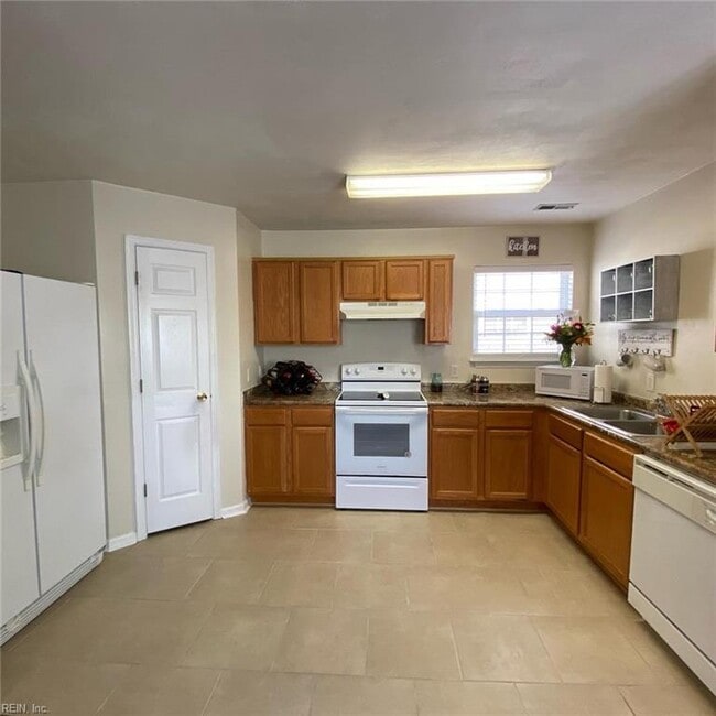 Building Photo - 4136 Everett St