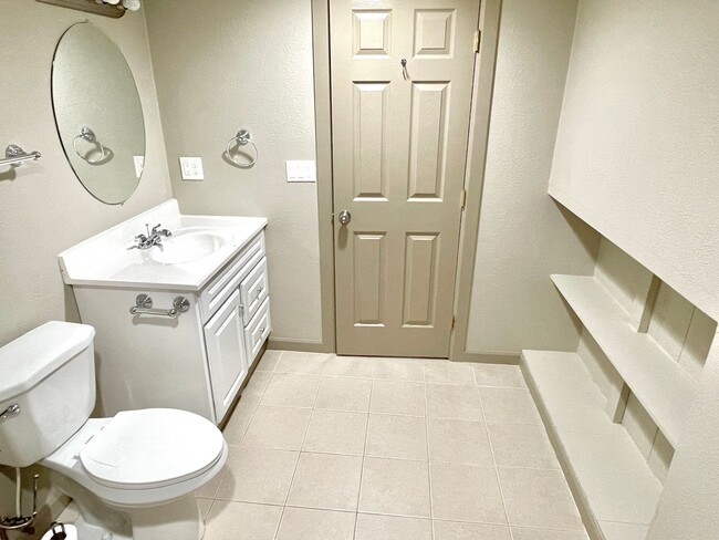 Building Photo - Parkrose Heights neighborhood, 3 bedroom, ...