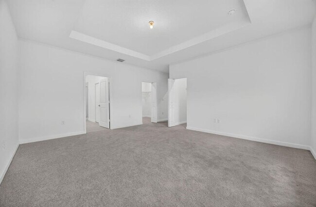 Building Photo - 2444 SE 29th Dr