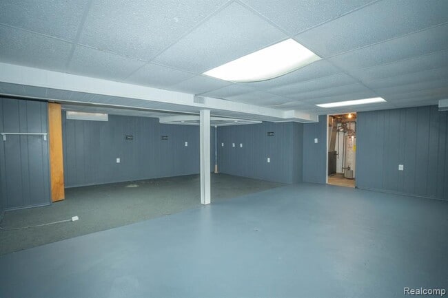 Building Photo - 25568 Thomas Dr