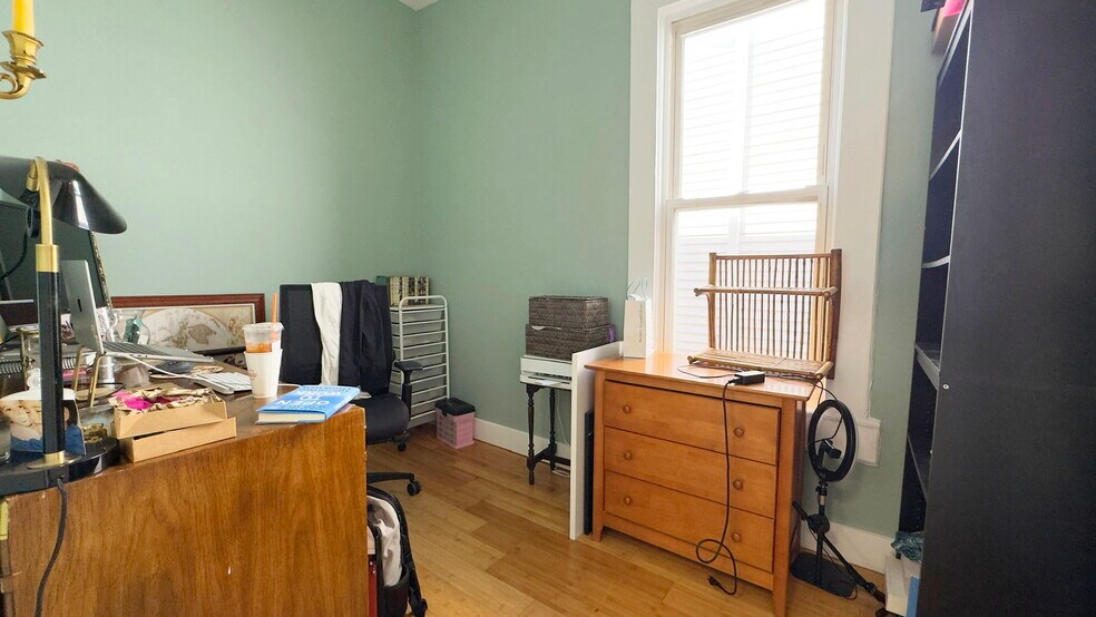 Building Photo - 1735 N Fairfield Ave