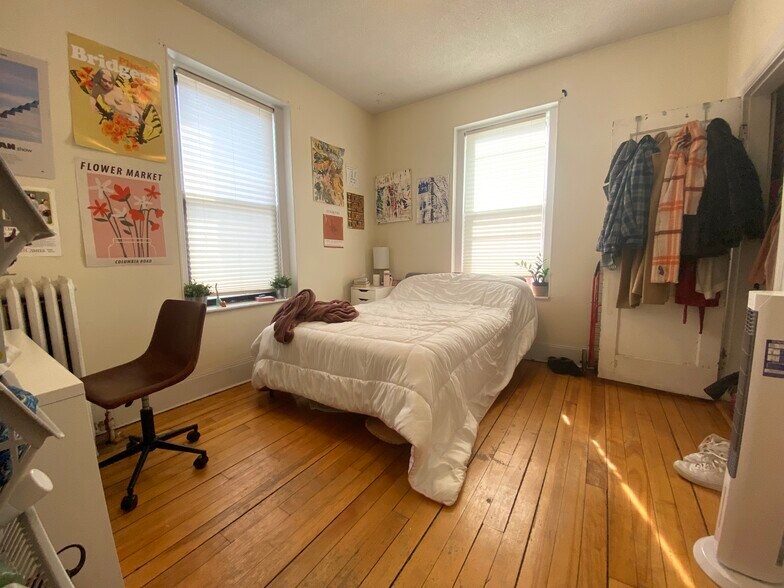 Building Photo - 12 Glenville Ave