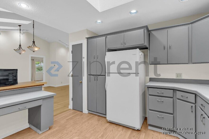 Building Photo - 1236 SW 58th Ave