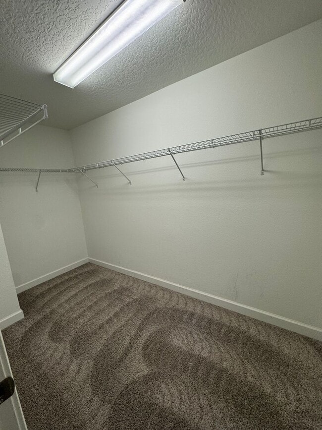 Building Photo - STOREY PARK - 3BR/2.5BA TWO STORY HOME