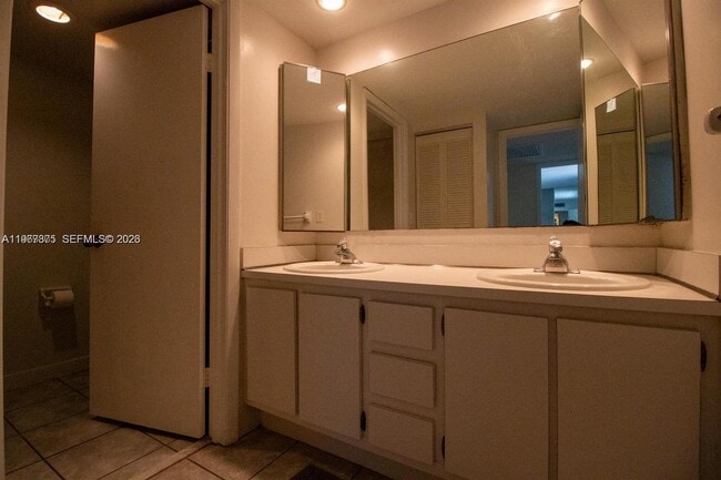 Building Photo - 351 Lake Arbor Dr