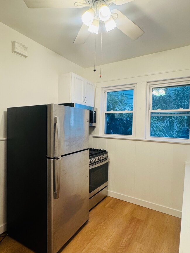 Building Photo - 183 Broad St