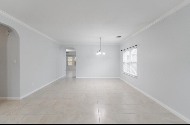 Building Photo - 3223 Legends Creek Dr