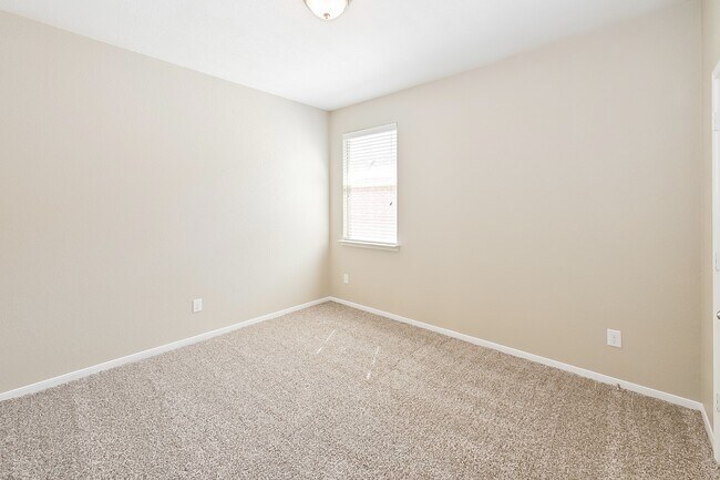 Building Photo - 14302 Merganser Dr