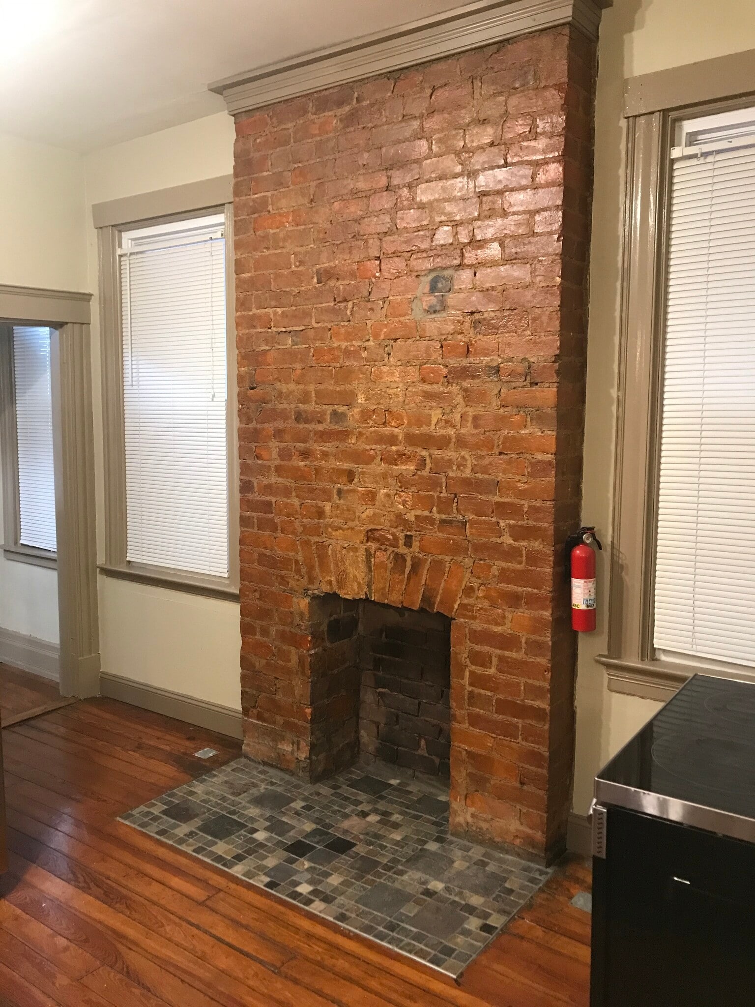 Kitchen - 418 Garrard St