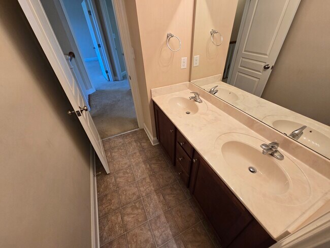 Building Photo - 47 Kentucky Derby Ln