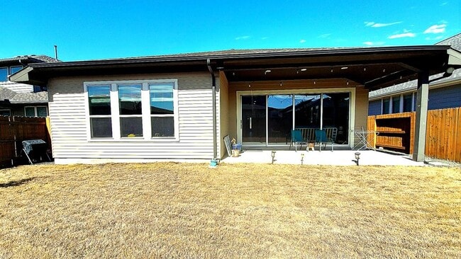 Building Photo - 8001 Silhouette St