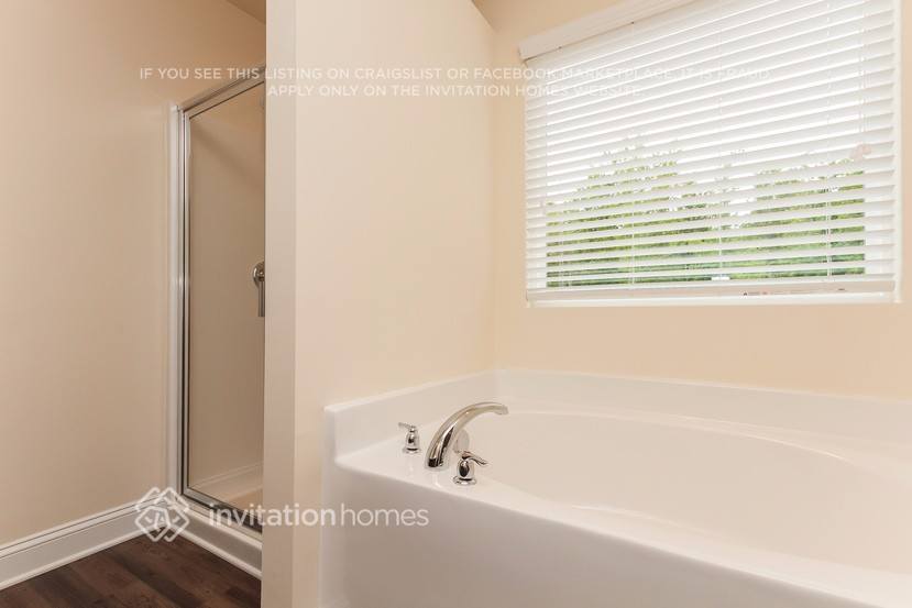 Building Photo - 206 Sassafras Rd