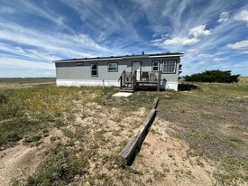 Building Photo - 13380 Log Rd