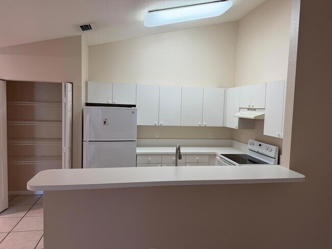 Building Photo - 14011 Veronica Ct