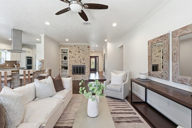 Building Photo - 14002 Myrtlea Dr