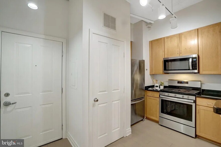 Kitchen - 1201 N Garfield St