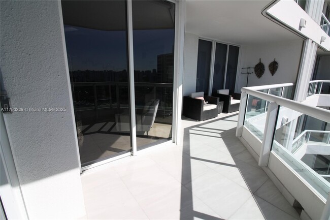Building Photo - 21205 Yacht Club Dr