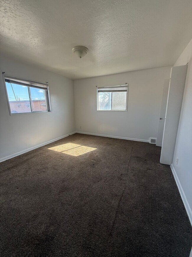 Building Photo - Maple Heights Townhomw