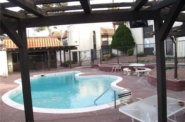 Building Photo - 1390 E Vegas Valley Dr